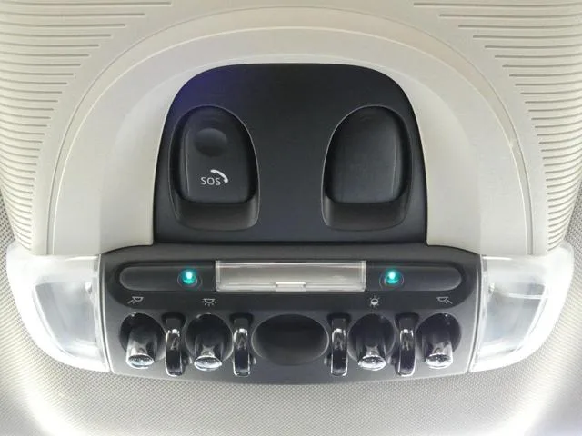 MINI MINI COOPER D CROSSOVER CLASSIC TRIM 2022 — миниатюра 5