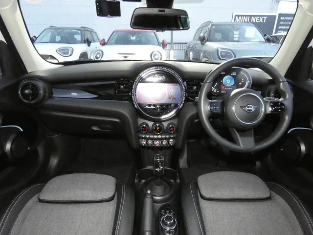 MINI MINI COOPER PREMIUM PLUS PACKAGE CLASSIC TRIM 2023 — миниатюра 2