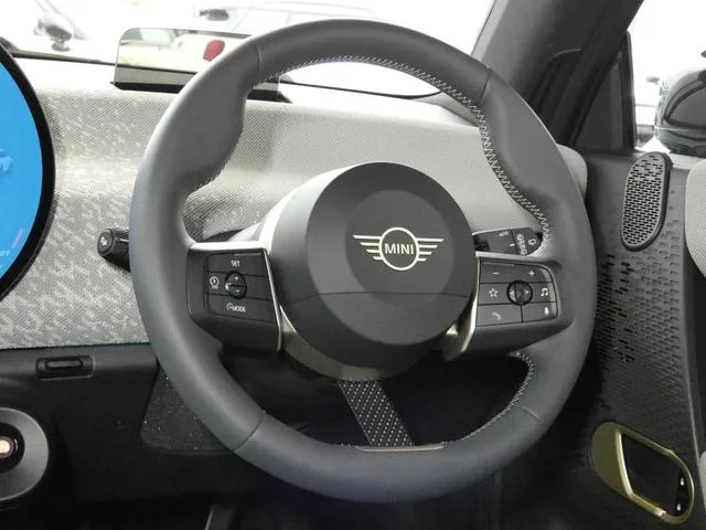 MINI MINI COOPER SE FAVOURED TRIM 2024 — миниатюра 2