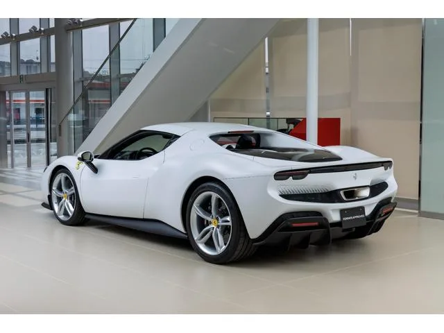 Ferrari 296GTB BASE GRADE 2024 — миниатюра 3