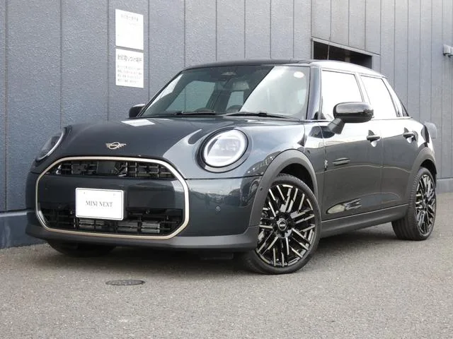 MINI MINI COOPER C FAVOURED TRIM 2025 — фото 1, купить с доставкой в Москву