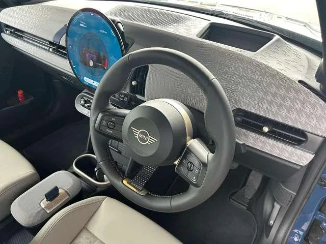 MINI MINI COOPER S CONVERTIBLE FAVOURED TRIM 2026 — миниатюра 4
