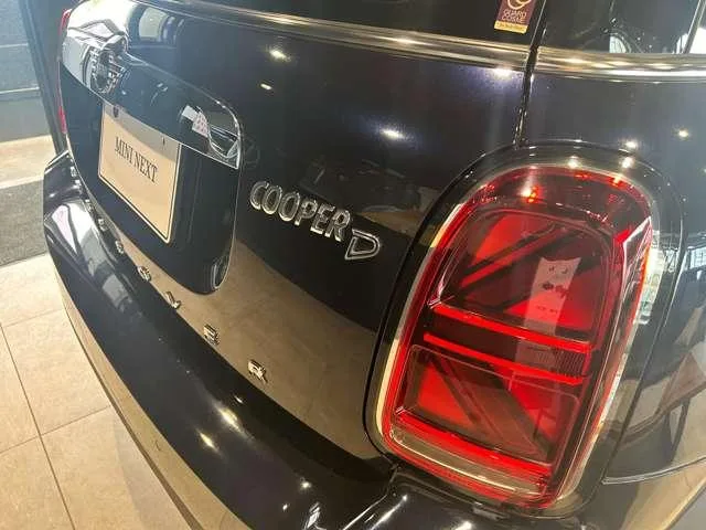 MINI MINI COOPER D CROSSOVER CLASSIC TRIM 2022 — миниатюра 5