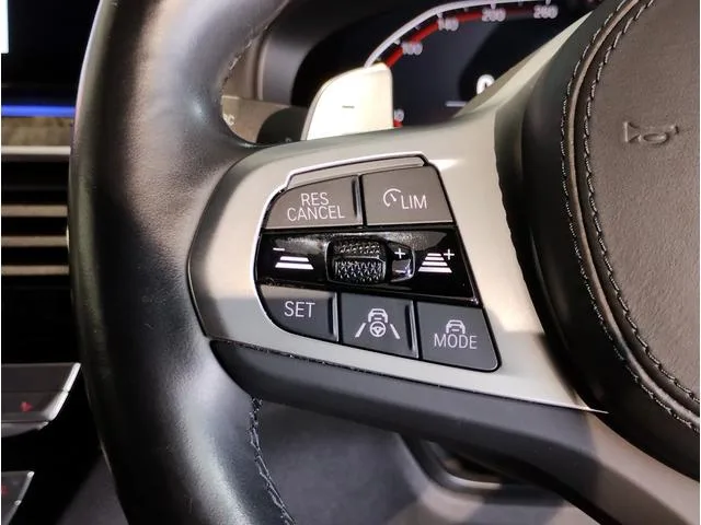 BMW 5 Series 530i TOURING M-SPORTS 2022 — миниатюра 4