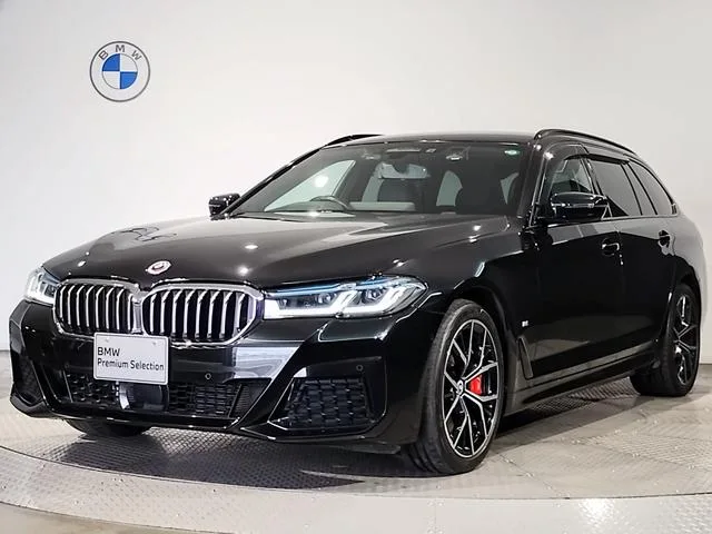 BMW 5 Series 530i TOURING M-SPORTS 2022 — фото 1, купить с доставкой в Москву