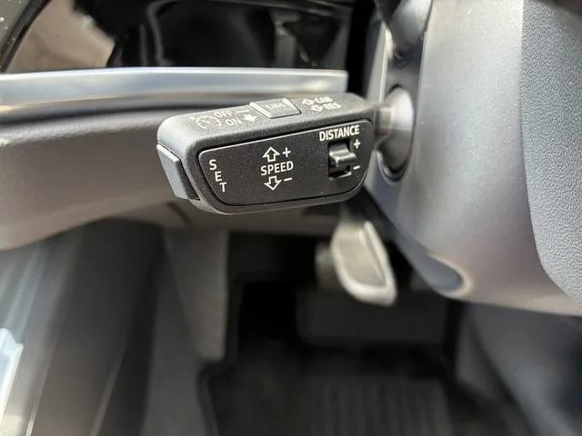 Audi Q3 35 TFSI ADVANCED 2023 — миниатюра 3