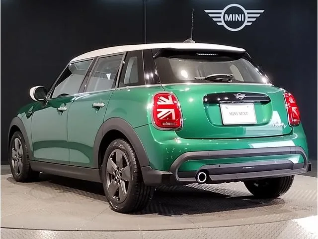 MINI MINI COOPER D PREMIUM PLUS PACKAGE CLASSIC TRIM 2023 — миниатюра 2