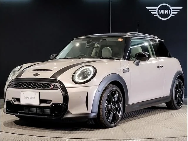MINI MINI COOPER S CLASSIC TRIM 2022 — фото 1, купить с доставкой в Москву