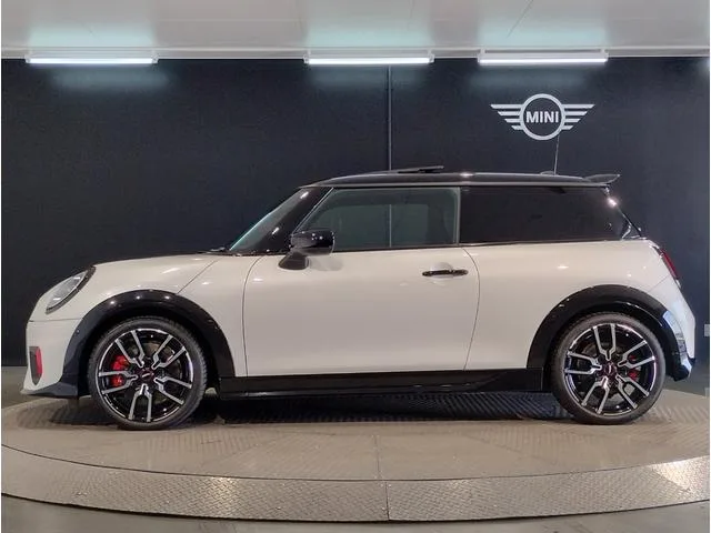 MINI MINI JOHN COOPER WORKS JOHN COOPER WORKS TRIM 2025 — миниатюра 3