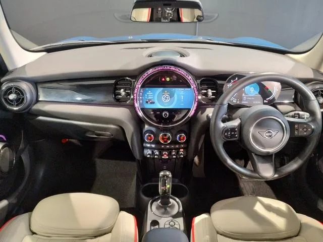 MINI MINI COOPER D PREMIUM PLUS PACKAGE CLASSIC TRIM 2023 — миниатюра 3