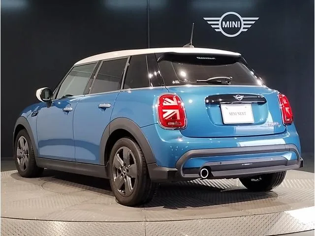 MINI MINI COOPER D PREMIUM PLUS PACKAGE CLASSIC TRIM 2023 — миниатюра 5