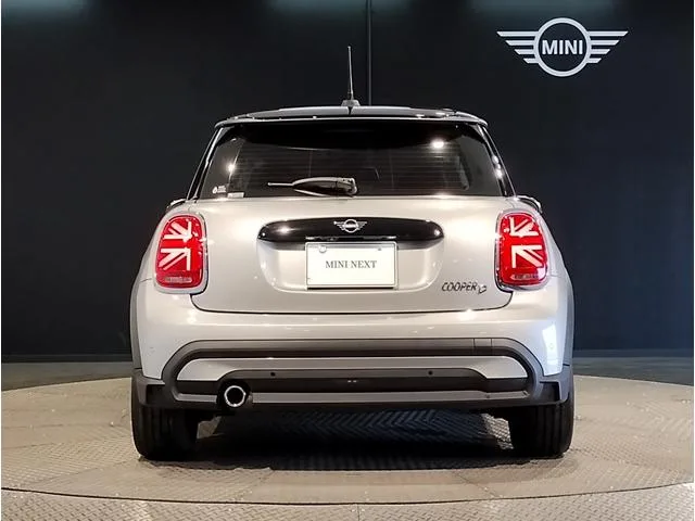 MINI MINI COOPER D PREMIUM PLUS PACKAGE CLASSIC TRIM 2023 — миниатюра 3