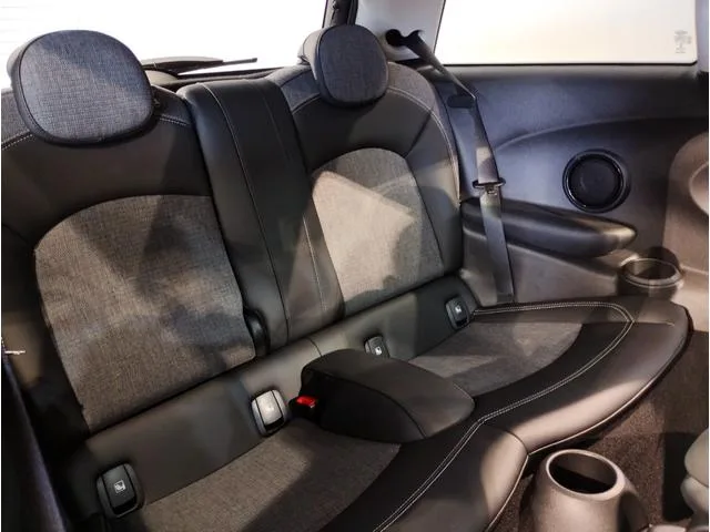 MINI MINI COOPER D PREMIUM PLUS PACKAGE CLASSIC TRIM 2023 — миниатюра 4