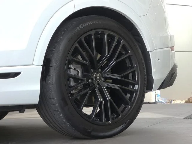 Audi Q8 55TFSI QUATTRO S LINE 2024 — миниатюра 5