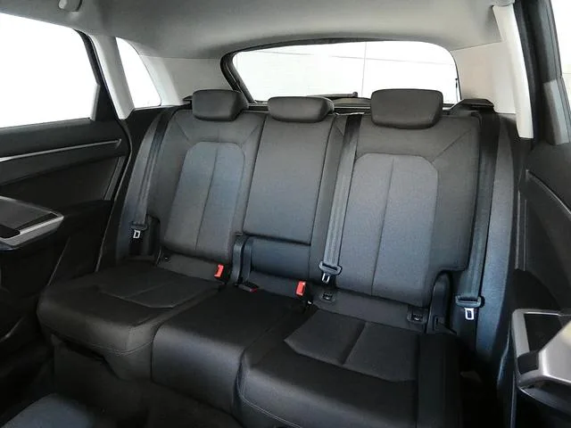 Audi Q3 2024 — миниатюра 2