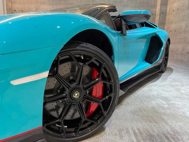 Lamborghini Aventador LP780-4 ULTIMAE LOADSTER 2022 — миниатюра 3
