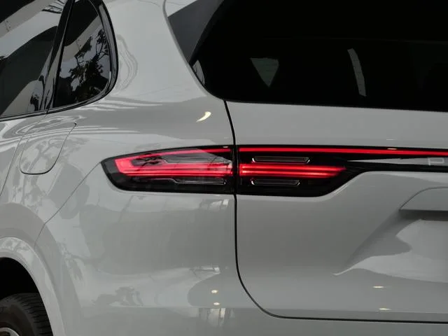 Porsche Cayenne E-HYBRID PLATINUM EDITION 2022 — миниатюра 2