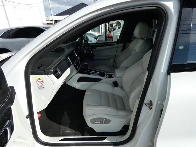 Porsche MACAN MACAN GTS 2023 — миниатюра 5
