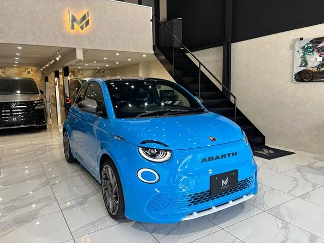 Abarth ABARTH 500E SCORPIONISSIMA HATCHBACK 2024 — фото 1, купить с доставкой в Москву