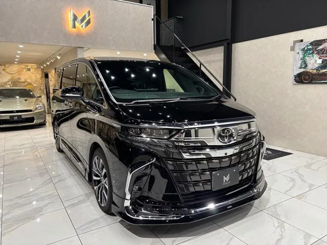 Toyota ALPHARD HYBRID Z 2024 — фото 1, купить с доставкой в Москву
