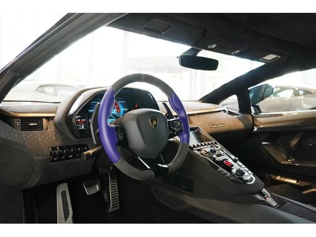 Lamborghini AVENTADOR 2022 — миниатюра 4