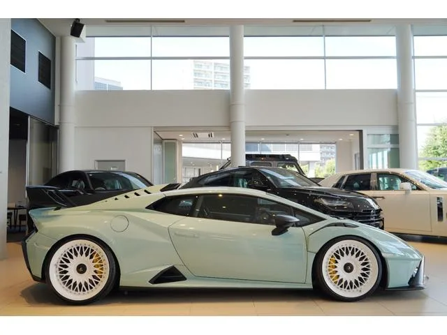 Lamborghini HURACAN 2022 — миниатюра 3