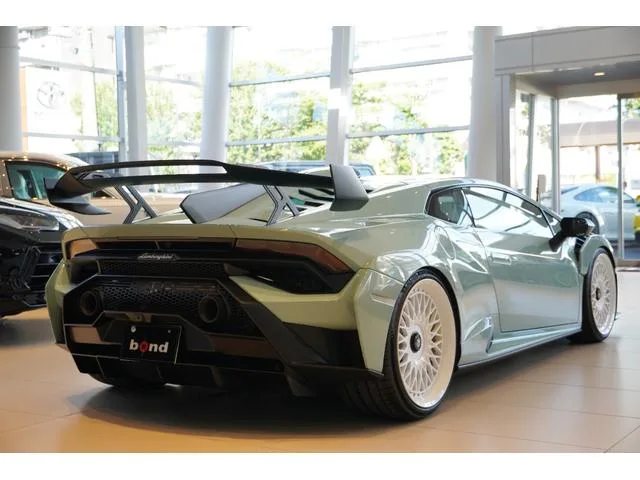 Lamborghini HURACAN 2022 — миниатюра 4