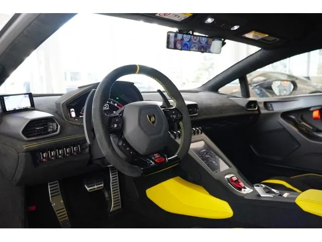Lamborghini HURACAN 2022 — миниатюра 5