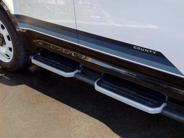 Land Rover DEFENDER COUNTY EXTERIOR PACK CURATED FOR JAPAN 2024 — миниатюра 5