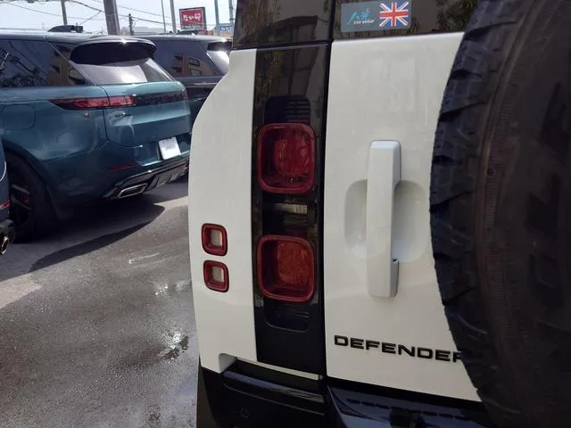 Land Rover DEFENDER 110X-DYNAMIC HSE D300 2023 — миниатюра 5