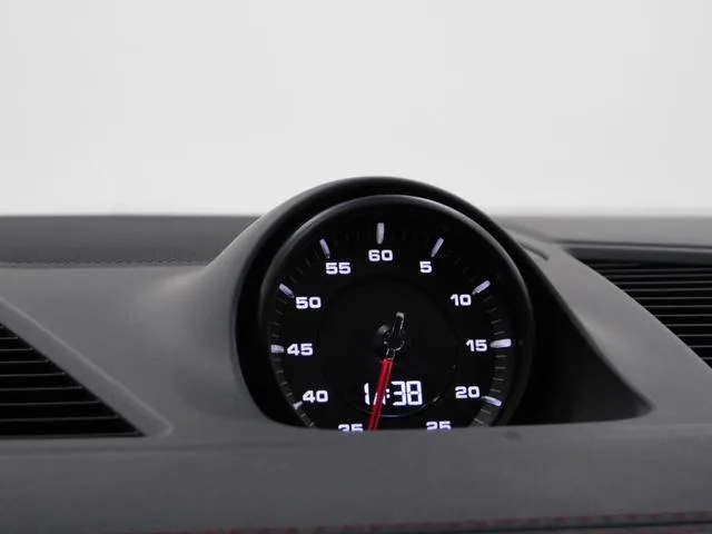 Porsche Cayenne GTS 2023 — миниатюра 4