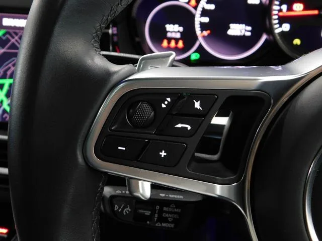 Porsche Cayenne GTS 2023 — миниатюра 5