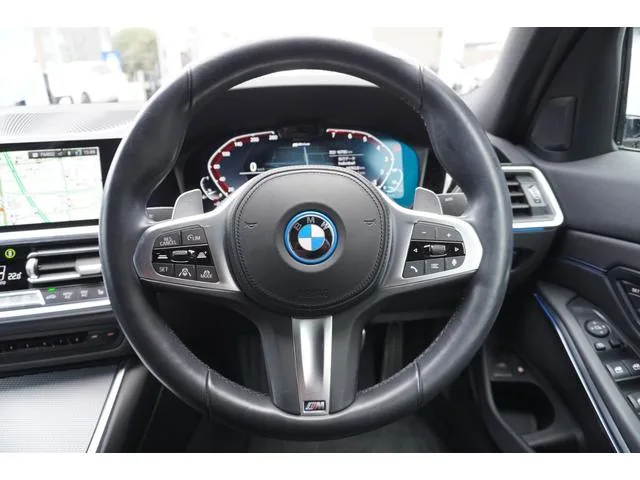 BMW 3 Series 330E M-SPORT 2022 — миниатюра 3