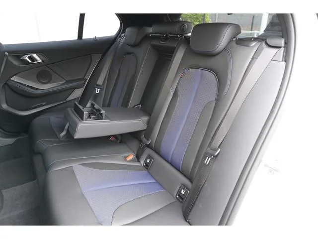 BMW 1 Series 118D M SPORT 2023 — миниатюра 2
