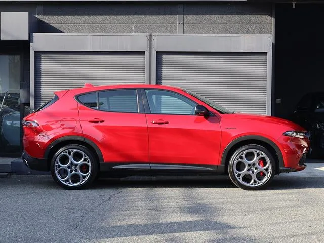 Alfa Romeo Tonale PLUG-IN HYBRID Q4 VELOCE 2023 — миниатюра 2