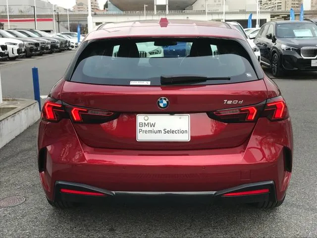 BMW 1 Series 120D 2025 — миниатюра 4