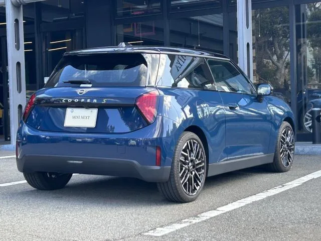 MINI MINI COOPER SE FAVOURED TRIM 2025 — миниатюра 3