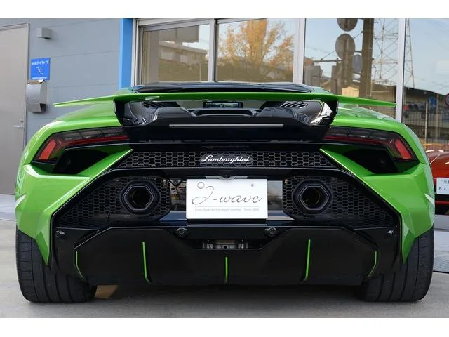 Lamborghini Huracan 2023 — миниатюра 2