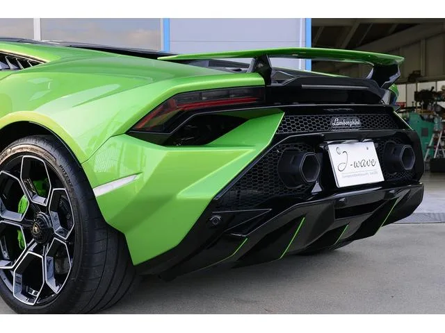 Lamborghini Huracan 2023 — миниатюра 5