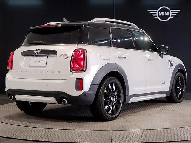 MINI MINI COOPER D CROSSOVER ALL4 PREMIUM PLUS PACKAGE CLASSIC TRIM 2023 — миниатюра 3