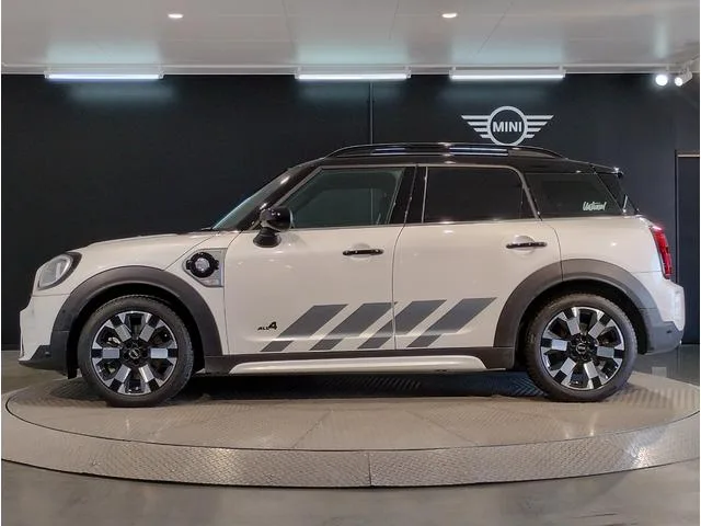 MINI MINI COOPER S E CROSSOVER ALL4 UNTAMED EDITION 2023 — миниатюра 3