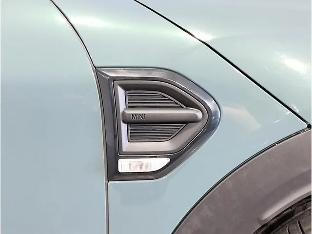 MINI MINI COOPER D CROSSOVER CLASSIC TRIM 2022 — миниатюра 4