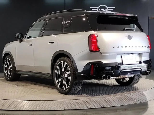 MINI MINI JCW CROSSOVER PREMIUM PLUS PACKAGE JOHN COOPER WORKS TRIM 2024 — миниатюра 4