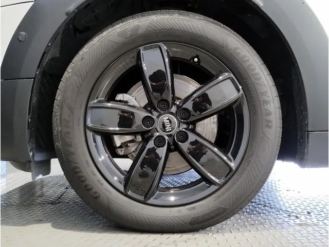 MINI MINI COOPER D CROSSOVER PREMIUM PLUS PACKAGE CLASSIC TRIM 2023 — миниатюра 5
