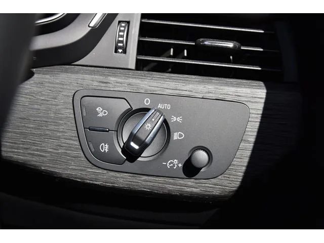 Audi A4 ALLROAD QUATTRO BASE GRADE 2022 — миниатюра 3