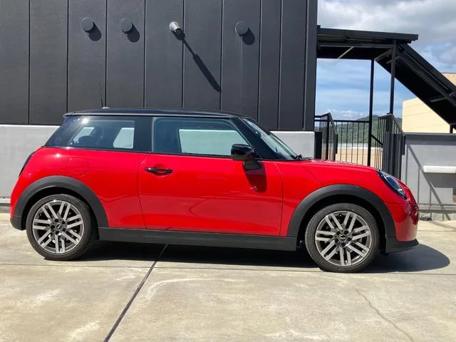 MINI MINI COOPER C CLASSIC TRIM 2024 — миниатюра 2