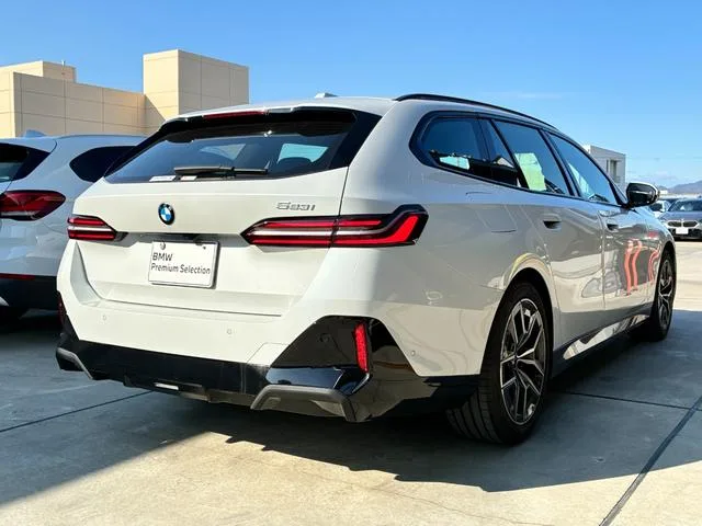 BMW 5 SERIES 523i TOURING M-SPORT 2025 — миниатюра 3