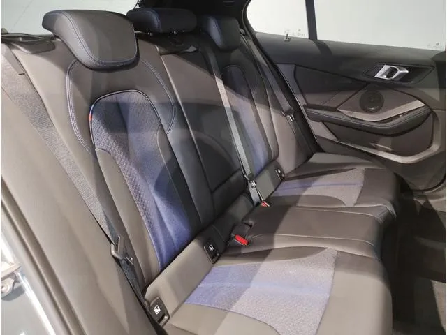BMW 1 Series 118D M SPORT 2023 — миниатюра 4