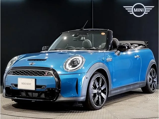 MINI MINI COOPER S CONVERTIBLE CLASSIC TRIM 2023 — фото 1, купить с доставкой в Москву