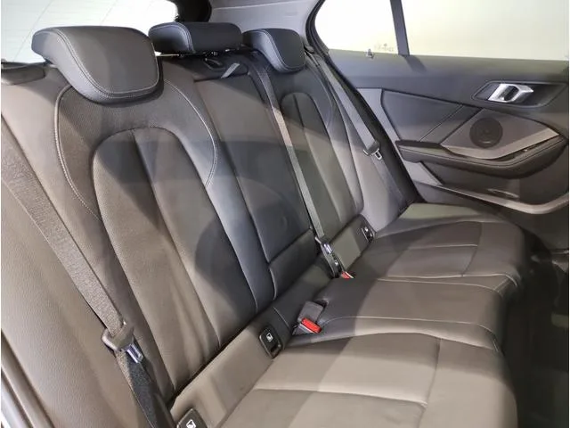 BMW 1 Series 118D PLAY 2023 — миниатюра 5